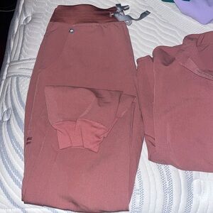 Pink scrubs with no stains